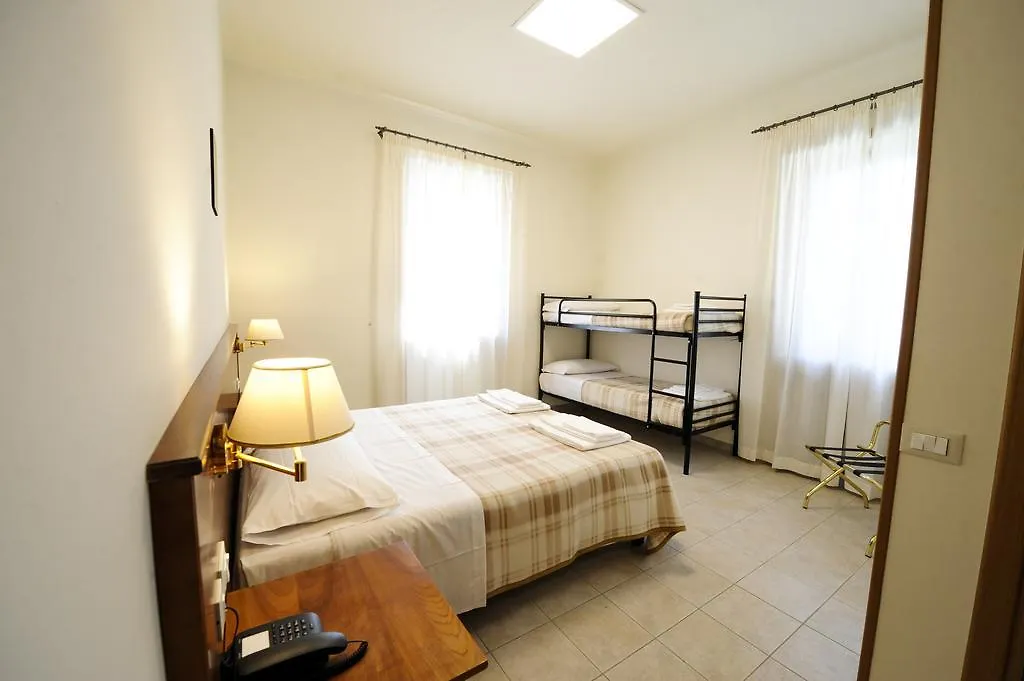 Hotel Casa Caburlotto Roma Italia