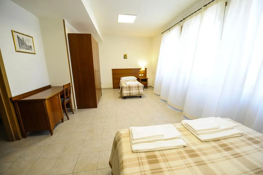 Отель Casa Caburlotto Roma Италия