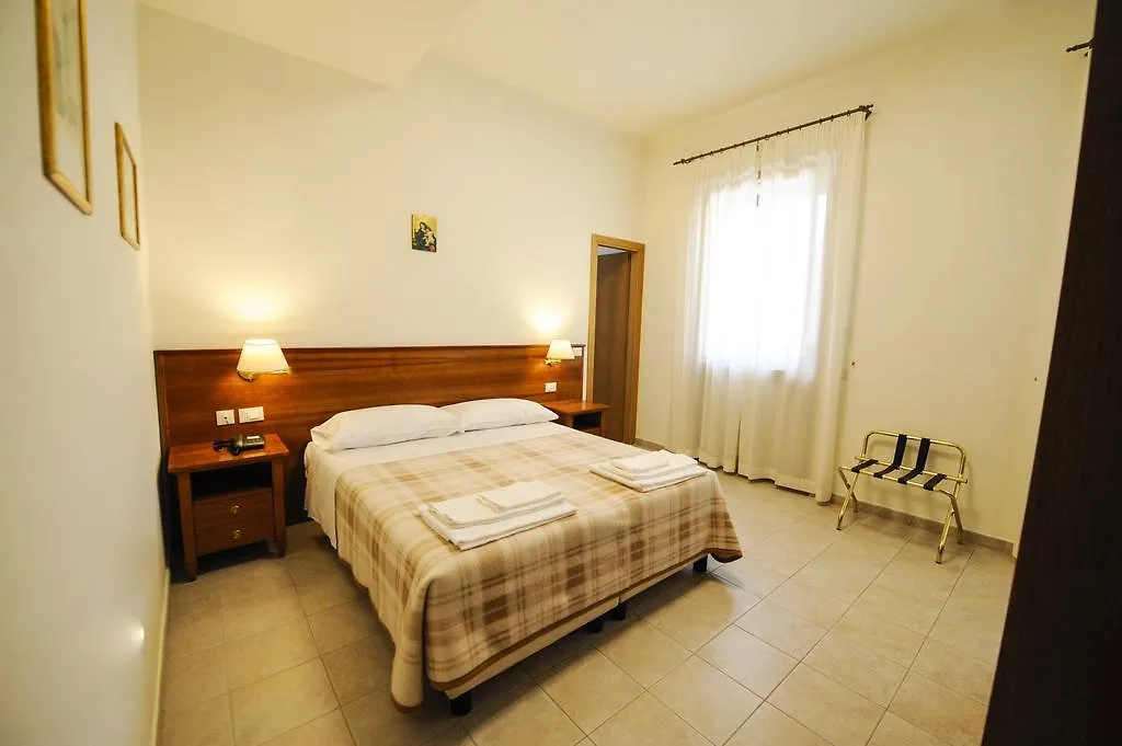 Отель Casa Caburlotto Roma Рим
