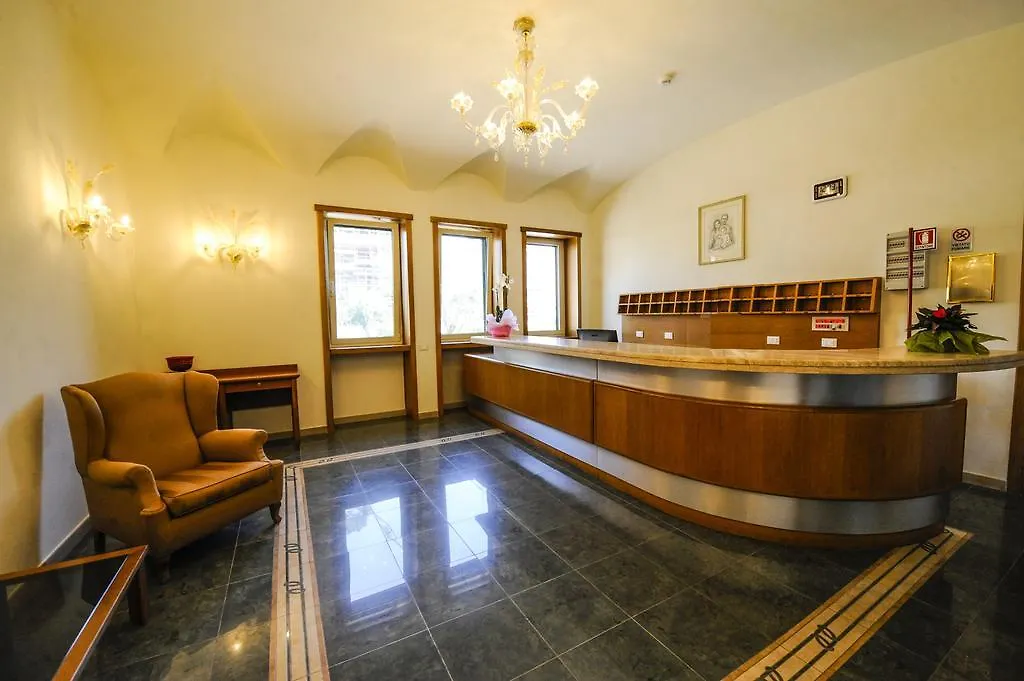***  Отель Casa Caburlotto Roma Италия