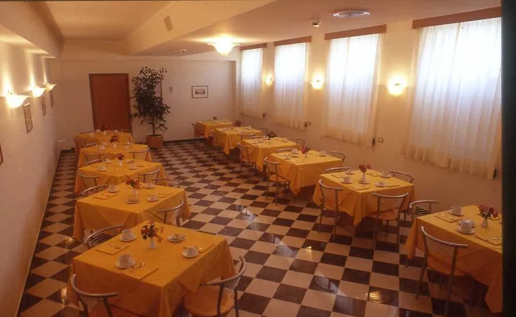 Отель Casa Caburlotto Roma  Рим
